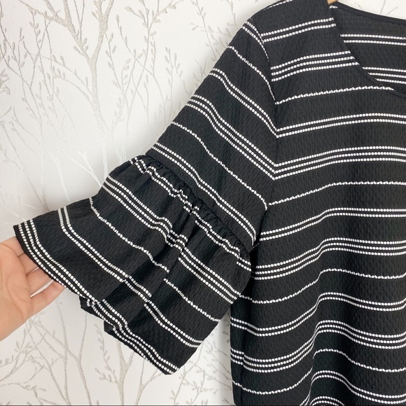 CALVIN KLEIN Balloon Sleeve Blk / White Stripe Top - Picture 5 of 10